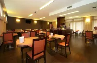 Hotel 2C - a 15 Km. dalla fiera di Milano Hotel a Villa Cortese