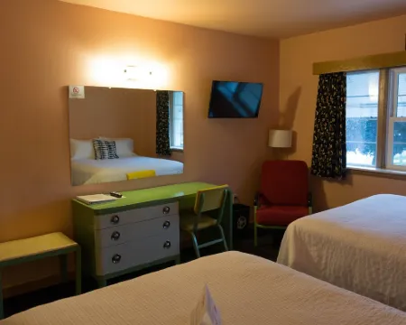 Holiday Music Motel Hotels in Door County