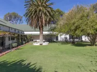 Lemoenfontein Hotels in Central Karoo DC