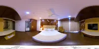 Hotel Blossoms - ที่มีที่จอดรถ