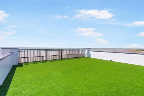 Beautiful Oasis on the Bay! Gorgeous Views, Great Fishing and Pool Access!