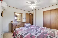 Hot Tub Sauna Deck Firepit Beach Access Near Skiing Grateful Escape by AvantStay โรงแรมใน