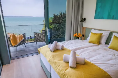 BJ81 Suite Hotel Отели в г. Шиофок