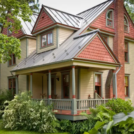 Gothic Eves Inn and Spa Bed and Breakfast