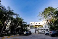 Hotel Ciudad Blanca - parking