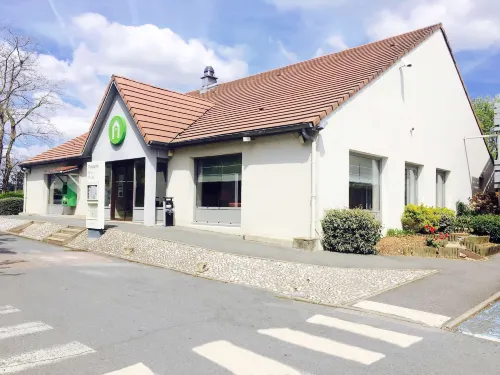 Campanile Villejust - ZA Courtaboeuf Hotel a Saulx-les-Chartreux