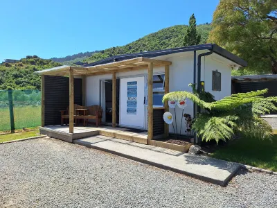 Picton's Waikawa Bay Holiday Park โรงแรมใน