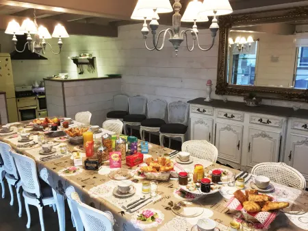 Les Belles ÉPOQUES B&B - Proche Puy du Fou Отели в г. Севрмуан