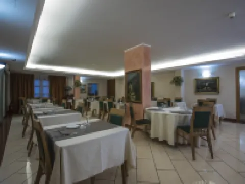 Hotel La Fonte Hotel a Ome