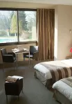 Hôtel le Cervolan فنادق في Viviers-Du-Lac