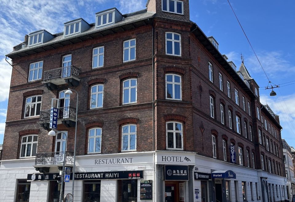 hotel overview picture