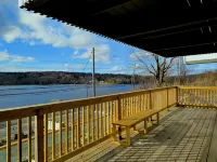 The Fourth Lock Bed & Breakfast Hotels in Fall River