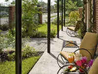 La Maison in Midtown an Urban B&B Hotels near Ensemble/HCC Station