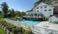 White Mountain Hotel and Resort - Pools