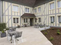 Logis Hôtel le Pan de Bois Hotels in Bucheres