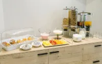30 on Whites Guesthouse - breakfast