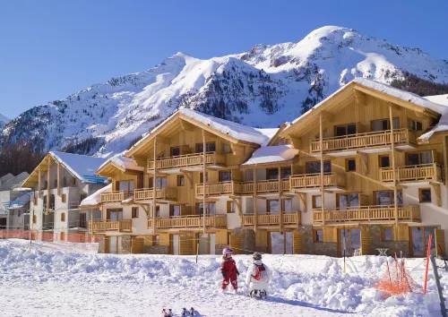 Madame Vacances Résidence le Parc des Airelles Hotels in Les Orres