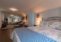Riverboat Bed & Breakfast Hotels in Natchez