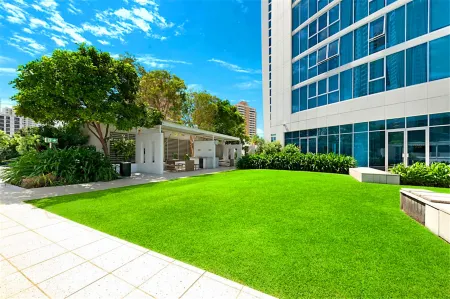 H Luxury Residence Apartments - Holiday Paradise Отели рядом с достопримечательностью «The Wax Museum»