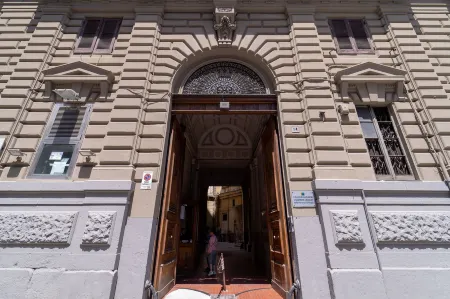 PC Boutique H Napoli Centro, by ClaPa Group Отели рядом с достопримечательностью «Complesso Monumentale di S. Maria La Nova»