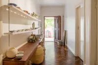 John Bauer Pottery Studio Hotels in Claremont