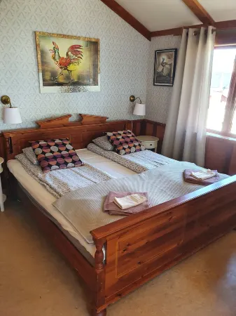 Nymans Bed & Breakfast Отели в г. Карлсборг