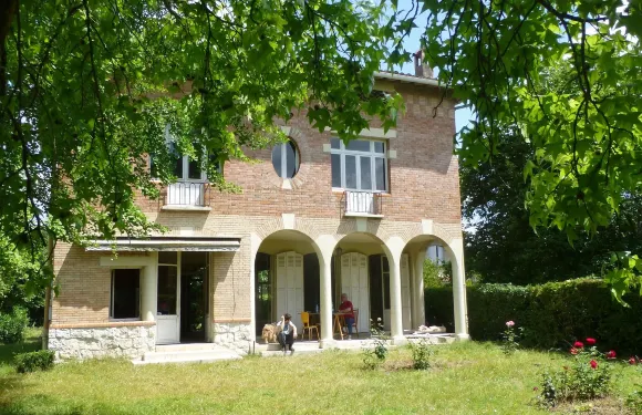 切茲丹伊特維洛酒店