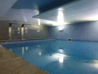 Riviera Hotel - Pools