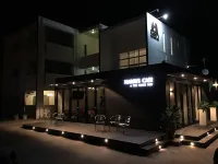 White Reef Hotels near Bios Hill