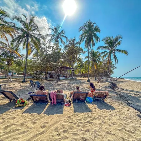 Huku Beach Hostel Palomino