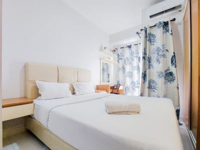 Homey and Elegant Studio Amazana Serpong Apartment