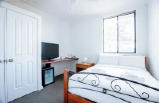 Unanderra Hotel