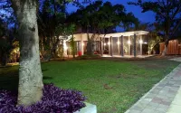 Q Hotel Mayangan Hotels in Pamanukan