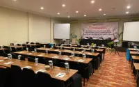 Parkside Meuligoe Hotel فنادق في ميولابوه