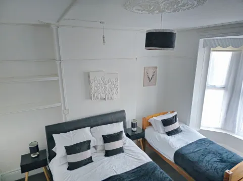 Private Room in Town Centre Free Parking WI FI and Patio with AA Stay Ltd Hotels in Aylesbury