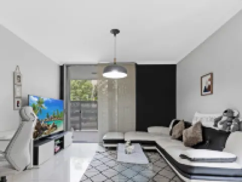 Kozyguru | Ryde | Cosy 2Bed Apt With Private Yard Hotels in Ryde