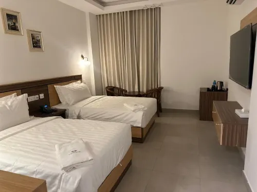 4 Guys Hotel - 2-Star