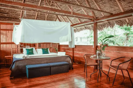 Ecolucerna Lodge Tambopata Отели в г. Тамбопата