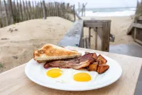 The Sea Ranch Resort - sarapan