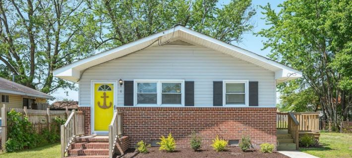 Buckroe Bungalow Buckroe Bungalow Escape to the Beach 2mins Away Hotels in Hampton