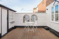 Charming 2 Bed House in Tewkesbury Centre
