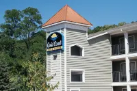 كاسا جولد كوست إن ترافيرس سيتي Hotels near Maple Bay Natural Area