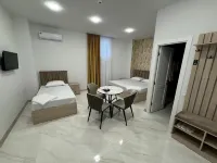 Luxe Plaza Hotel near EVN Zvartnots airport Hotels in 