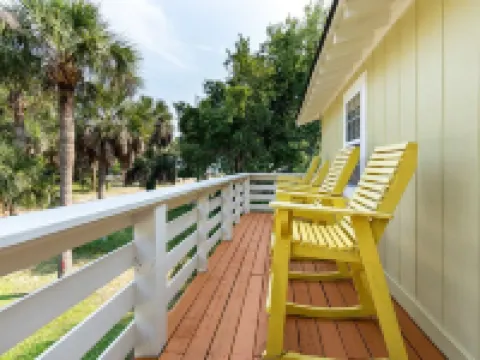 Just Beachy Tybee Vacation Rentals - Pet friendly