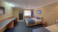 Riverland Motor Inn Hotels in Saint George