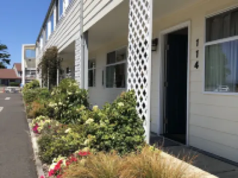 Super 8 by Wyndham Florence or Hotels in Lane County