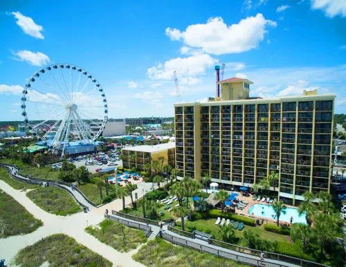 Holiday Pavilion Resort on the Boardwalk - Beach