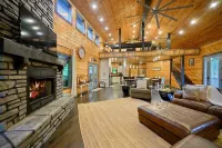 Grey Goose Lodge - Beautiful, Spacious Lodge, Creek, Hot Tub, Firepit, Games
