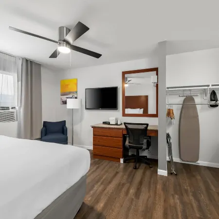 Comfort Inn Gaslamp Convention Center Отели рядом с достопримечательностью «Стадион «Петко-Парк»»