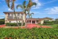 Beach Duplex - 3br 5ba Manor with Heated Pool